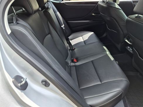 Used 2021 Lexus ES 350 w/ Premium Package FWD image 16