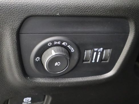 Used 2025 Jeep Grand Cherokee Limited AWD/4WD image 23