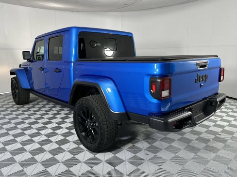 Used 2025 Jeep Gladiator Sport AWD/4WD image 6