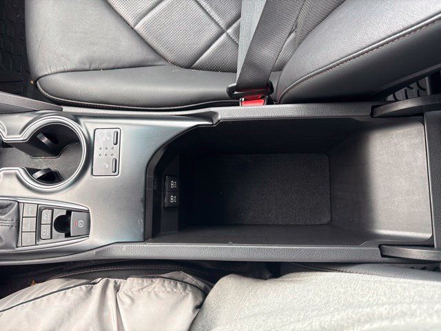 Used 2018 Toyota Camry XLE FWD image 20