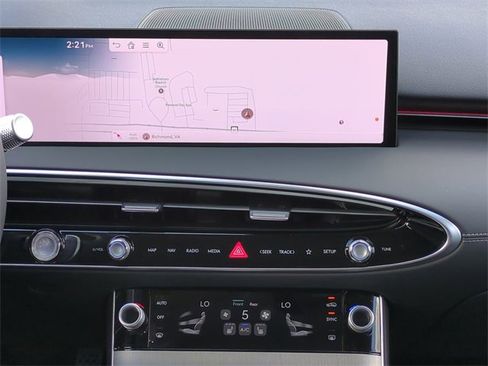 New 2026 Genesis GV70 2.5T Select image 16