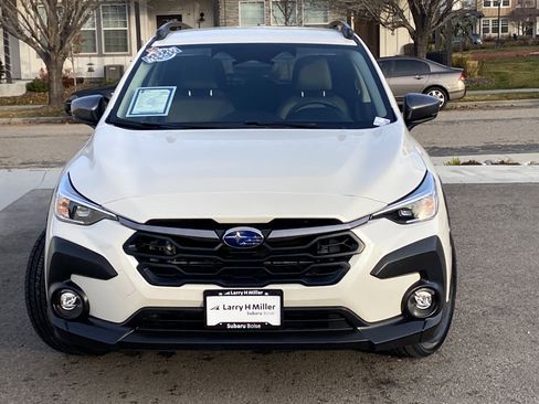 Used 2024 Subaru Crosstrek 2.0i Premium w/ Crosstrek Mirror Package image 9