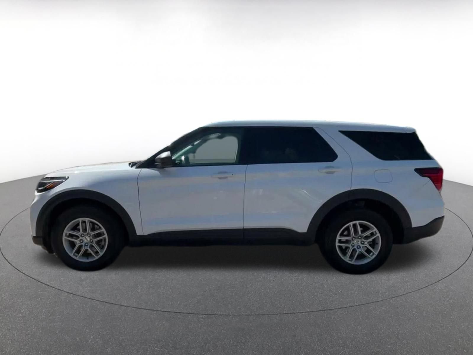 Used 2026 Ford Explorer Active AWD/4WD image 7