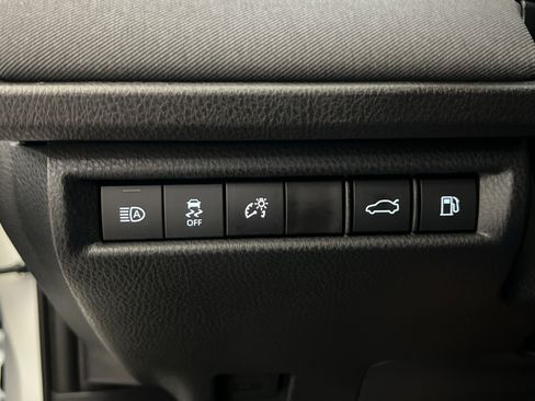 Used 2026 Toyota Camry LE FWD image 40