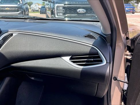 Used 2023 Chevrolet Malibu LT FWD image 23