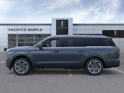 New 2026 Lincoln Navigator L Reserve image 3