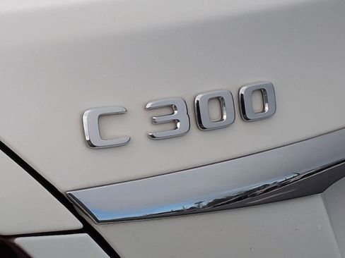 Used 2019 Mercedes-Benz C 300 4MATIC Sedan image 13