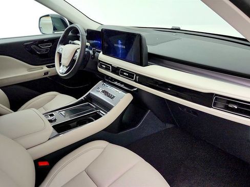 Used 2025 Lincoln Aviator 2WD w/ Jet Appearance Package image 21