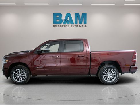 Used 2024 RAM 1500 Laramie AWD/4WD image 4
