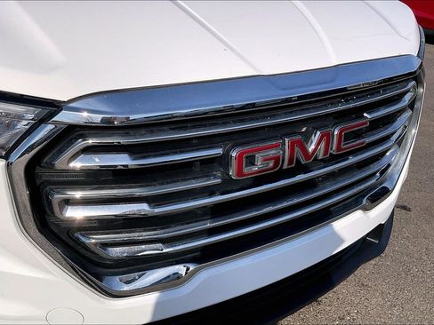 Used 2024 GMC Terrain SLT image 33
