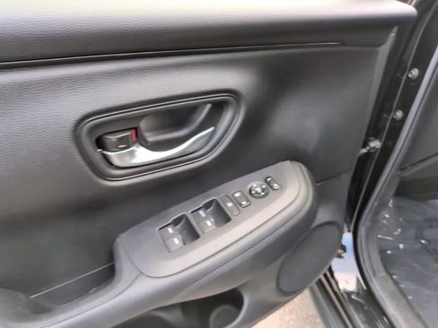 Used 2024 Honda HR-V LX image 17