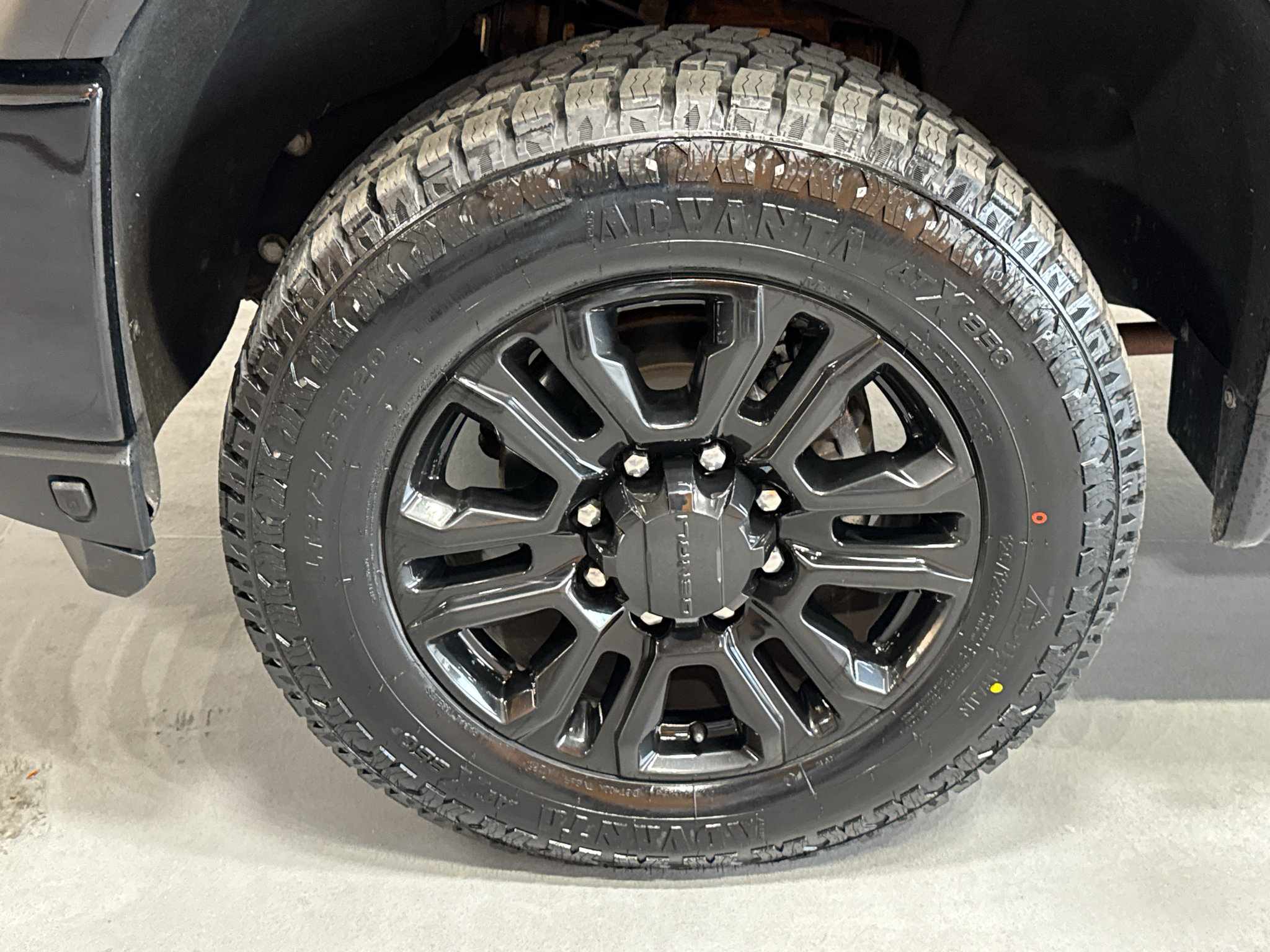 Used 2023 GMC Sierra 3500 Denali w/ Denali Black Diamond Edition AWD/4WD image 9