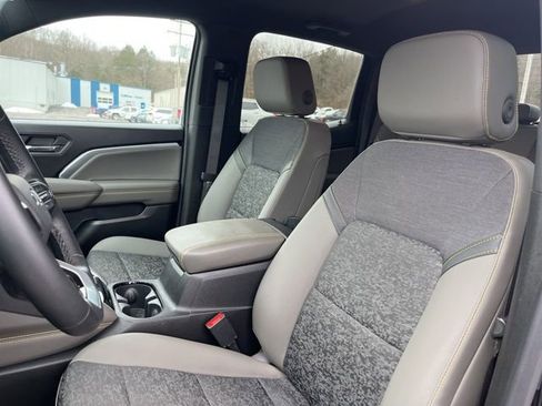 Used 2024 Chevrolet Colorado ZR2 image 12