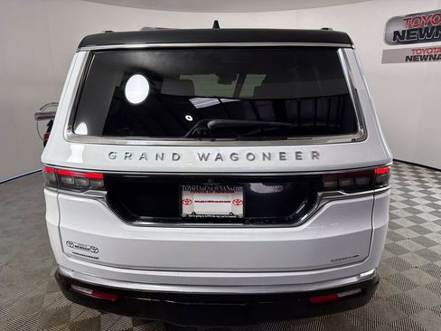 Used 2023 Jeep Grand Wagoneer Series II AWD/4WD image 6