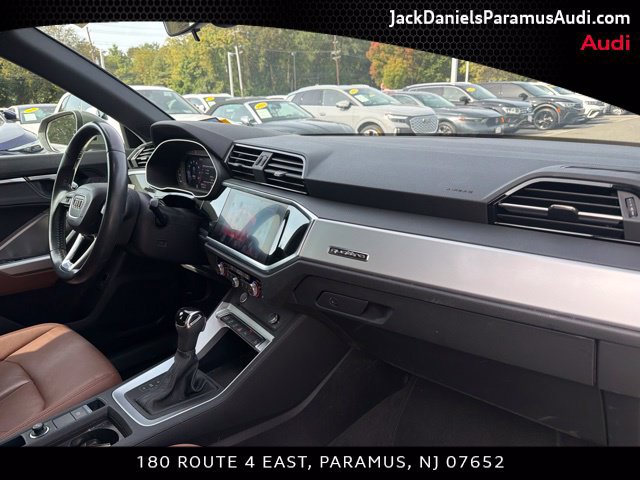 Used 2020 Audi Q3 2.0T Premium w/ Convenience Package AWD/4WD image 19