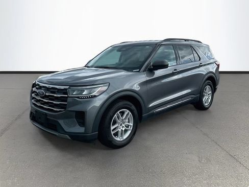 Used 2025 Ford Explorer Active RWD image 3