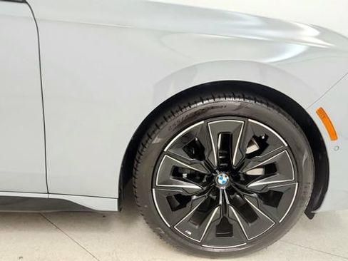 Used 2026 BMW 740i xDrive AWD/4WD image 21
