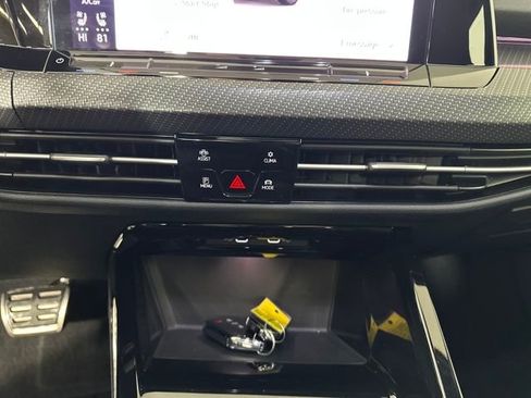 Used 2024 Volkswagen Golf R image 27