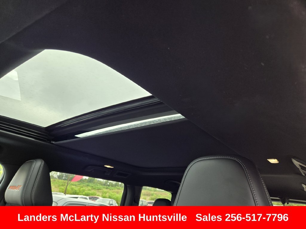 Used 2025 Nissan Armada PRO-4X w/ Pro-4X Premium Package AWD/4WD image 19