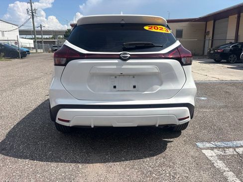 Used 2023 Nissan Kicks SR w/ SR Premium Package FWD image 4