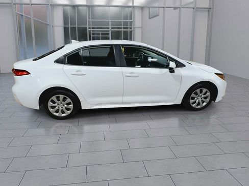 Used 2025 Toyota Corolla LE FWD image 9
