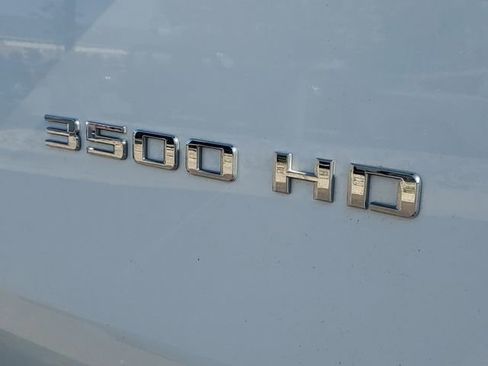 Used 2022 Chevrolet Silverado 3500 LTZ w/ LTZ Convenience Package AWD/4WD image 6