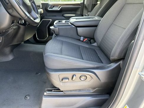 Used 2025 Chevrolet Silverado 1500 LT AWD/4WD image 29