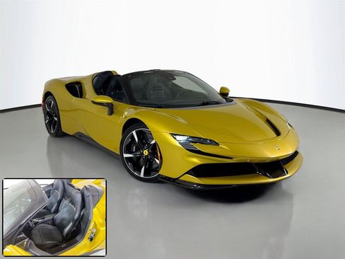 Used 2022 Ferrari SF90 Spider AWD/4WD image 2