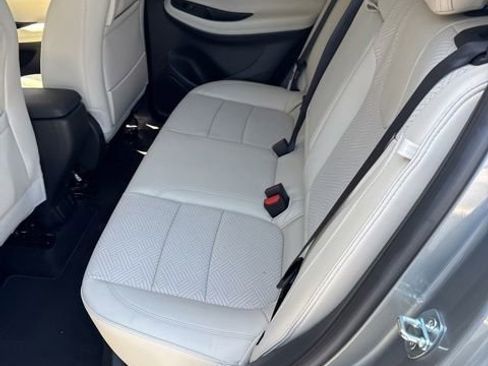 Used 2023 Buick Encore GX Essence w/ Experience Buick Package FWD image 5