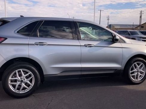 Used 2024 Ford Edge SEL w/ Convenience Package AWD/4WD image 2