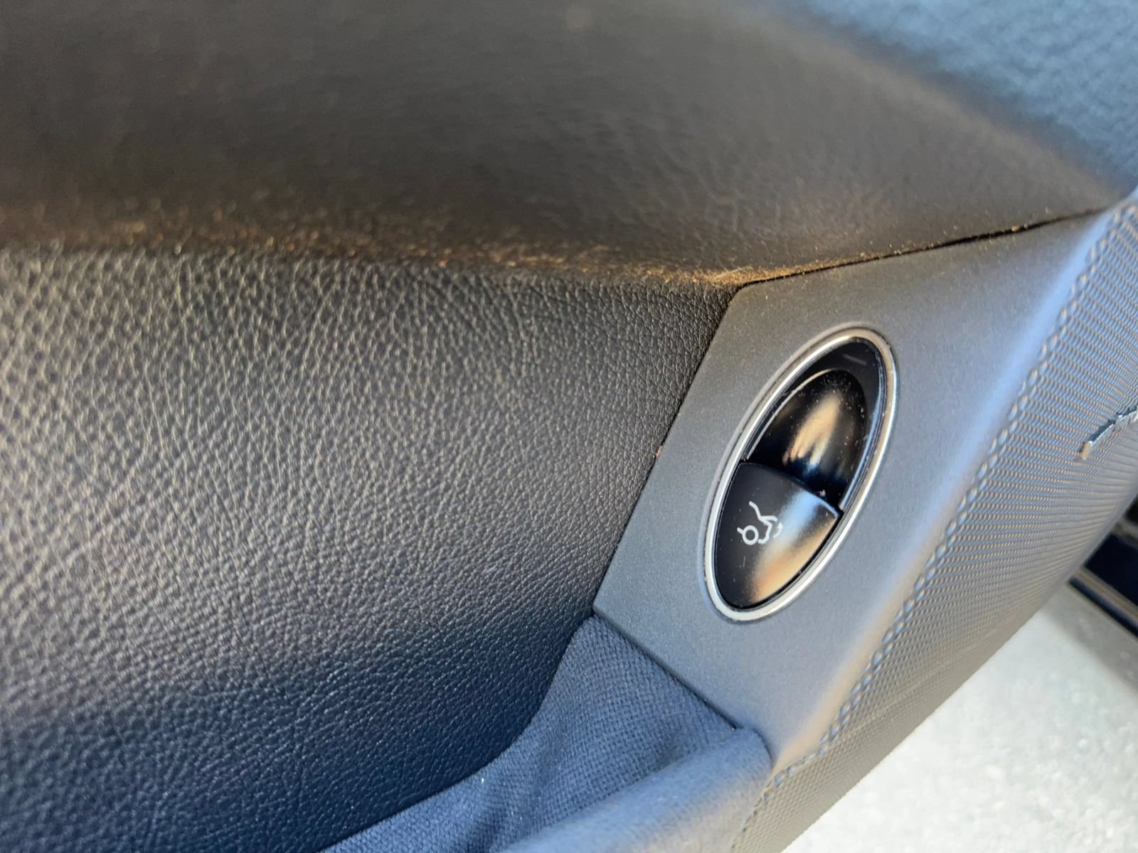 Used 2003 Mercedes-Benz E 320 Sedan image 19