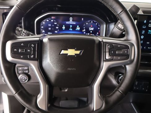 Used 2025 Chevrolet Silverado 2500 LTZ w/ LTZ Convenience Package AWD/4WD image 3