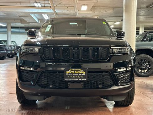 New 2025 Jeep Grand Cherokee Limited image 8