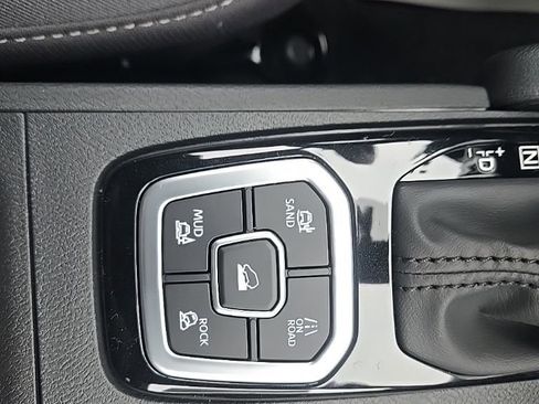 New 2026 Nissan Frontier SV image 21