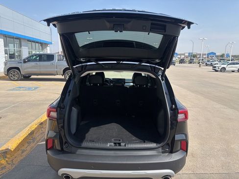 Used 2024 Ford Escape Platinum AWD/4WD image 9