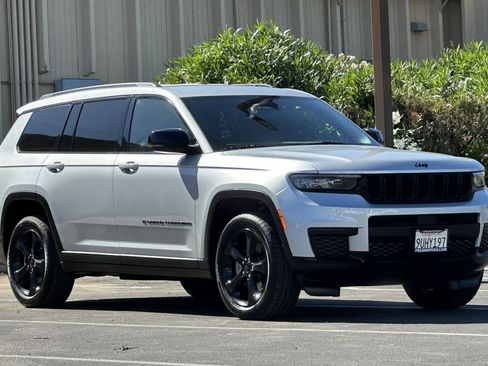 Used 2021 Jeep Grand Cherokee L Laredo AWD/4WD image 9