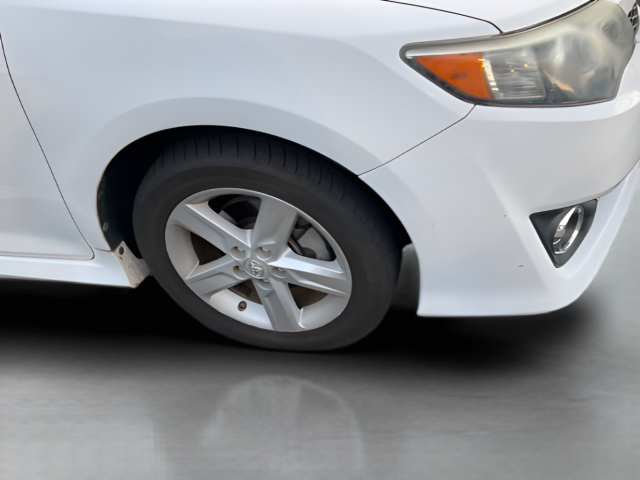 Used 2014 Toyota Camry SE FWD image 10