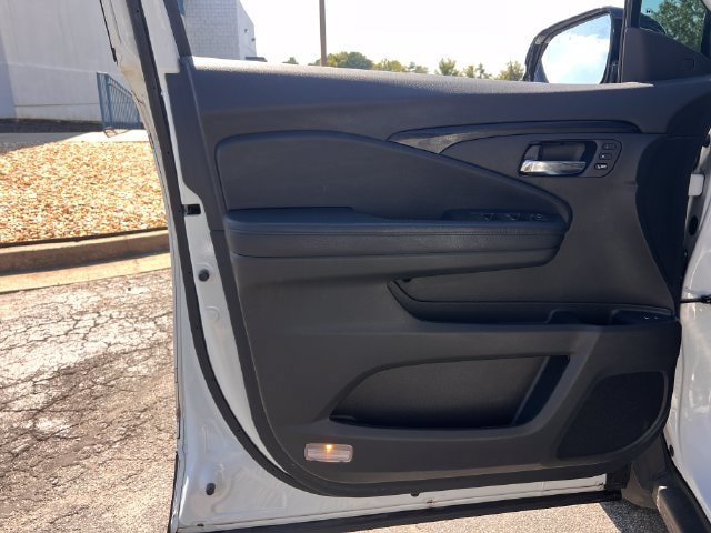 Used 2020 Honda Pilot Touring image 10