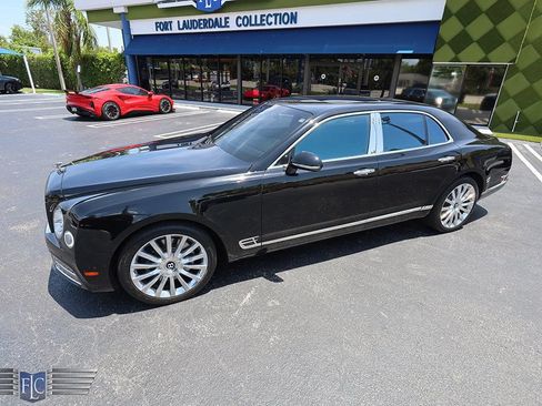 Used 2017 Bentley Mulsanne RWD image 39