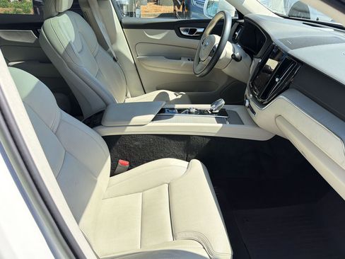 Used 2023 Volvo XC60 B5 Ultimate image 30