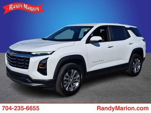 Used 2026 Chevrolet Equinox LT FWD image 1