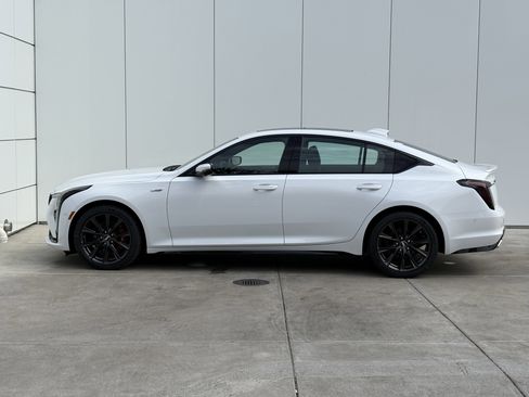 New 2026 Cadillac CT5 V image 4