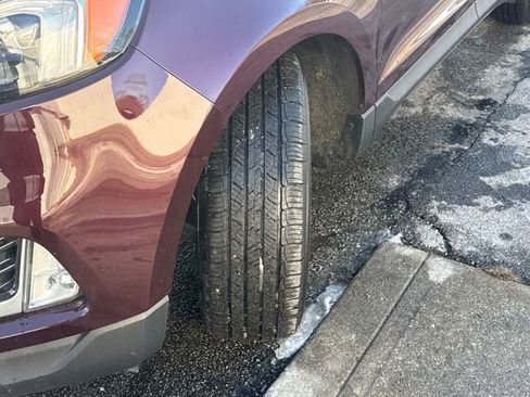 Used 2024 Ford Edge SEL w/ Convenience Package image 16