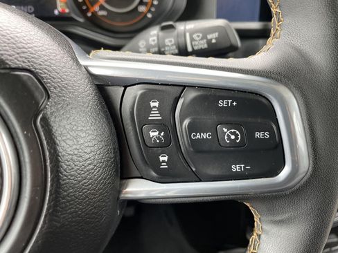 Used 2024 Jeep Wrangler Unlimited Sahara AWD/4WD image 17