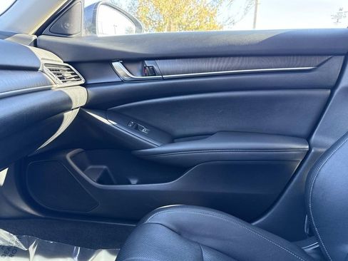 Used 2019 Honda Accord Touring image 29