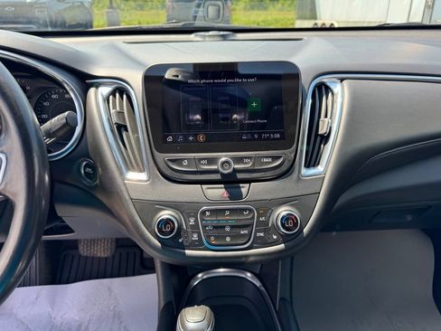 Used 2019 Chevrolet Malibu LT w/ Leather Package FWD image 16