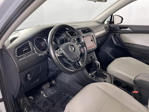 Used 2019 Volkswagen Tiguan SE w/ Panoramic Sunroof Package AWD/4WD image 9