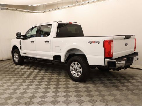 Used 2024 Ford F250 XLT image 3