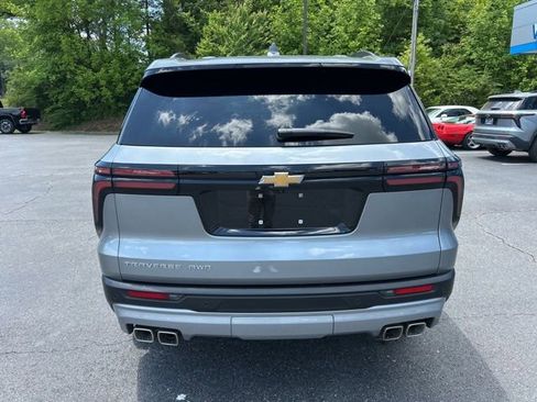 Used 2026 Chevrolet Traverse LT AWD/4WD image 3
