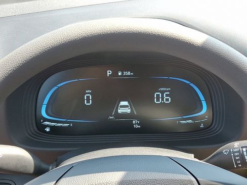 New 2025 Hyundai Venue SE image 15